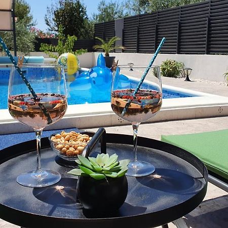 Villa Fides With Private Pool, Garden And Sea View Kaštel Novi Εξωτερικό φωτογραφία
