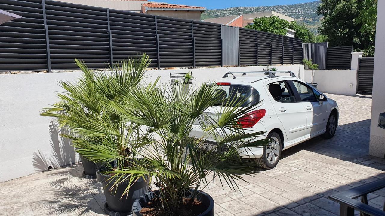 Villa Fides With Private Pool, Garden And Sea View Kaštel Novi Εξωτερικό φωτογραφία