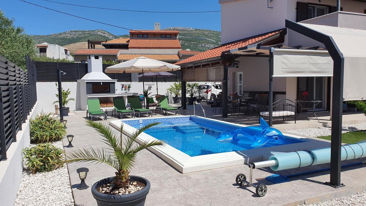 Villa Fides With Private Pool, Garden And Sea View Kaštel Novi Εξωτερικό φωτογραφία