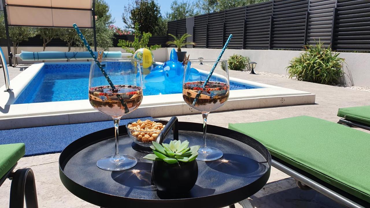 Villa Fides With Private Pool, Garden And Sea View Kaštel Novi Εξωτερικό φωτογραφία
