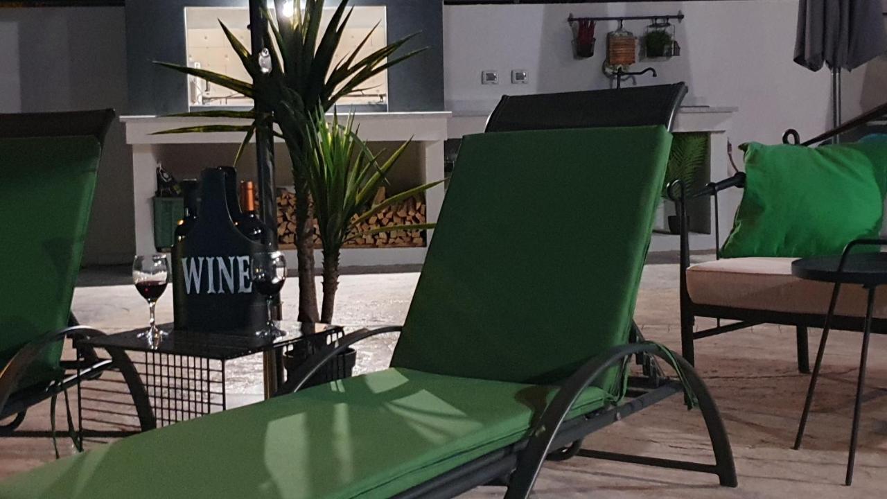Villa Fides With Private Pool, Garden And Sea View Kaštel Novi Εξωτερικό φωτογραφία