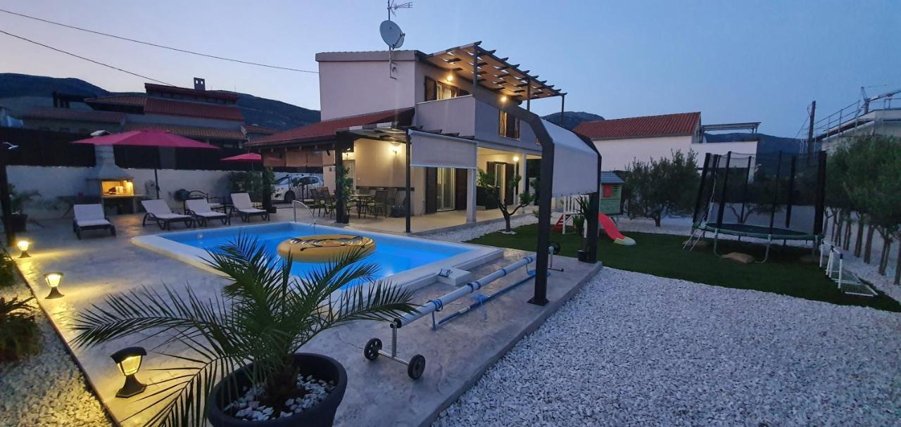 Villa Fides With Private Pool, Garden And Sea View Kaštel Novi Εξωτερικό φωτογραφία