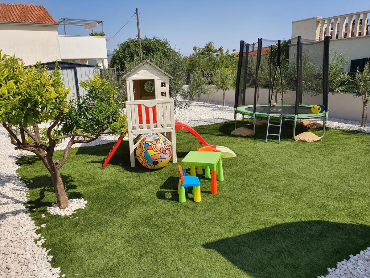 Villa Fides With Private Pool, Garden And Sea View Kaštel Novi Εξωτερικό φωτογραφία