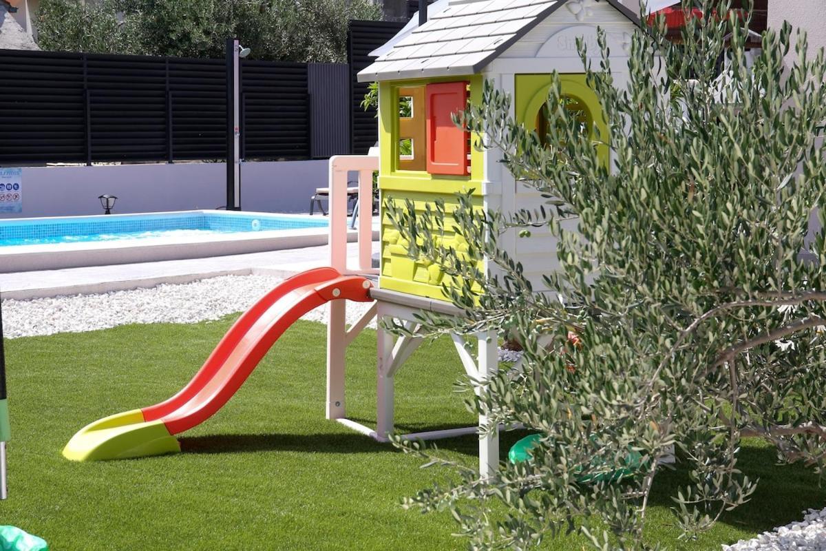 Villa Fides With Private Pool, Garden And Sea View Kaštel Novi Εξωτερικό φωτογραφία