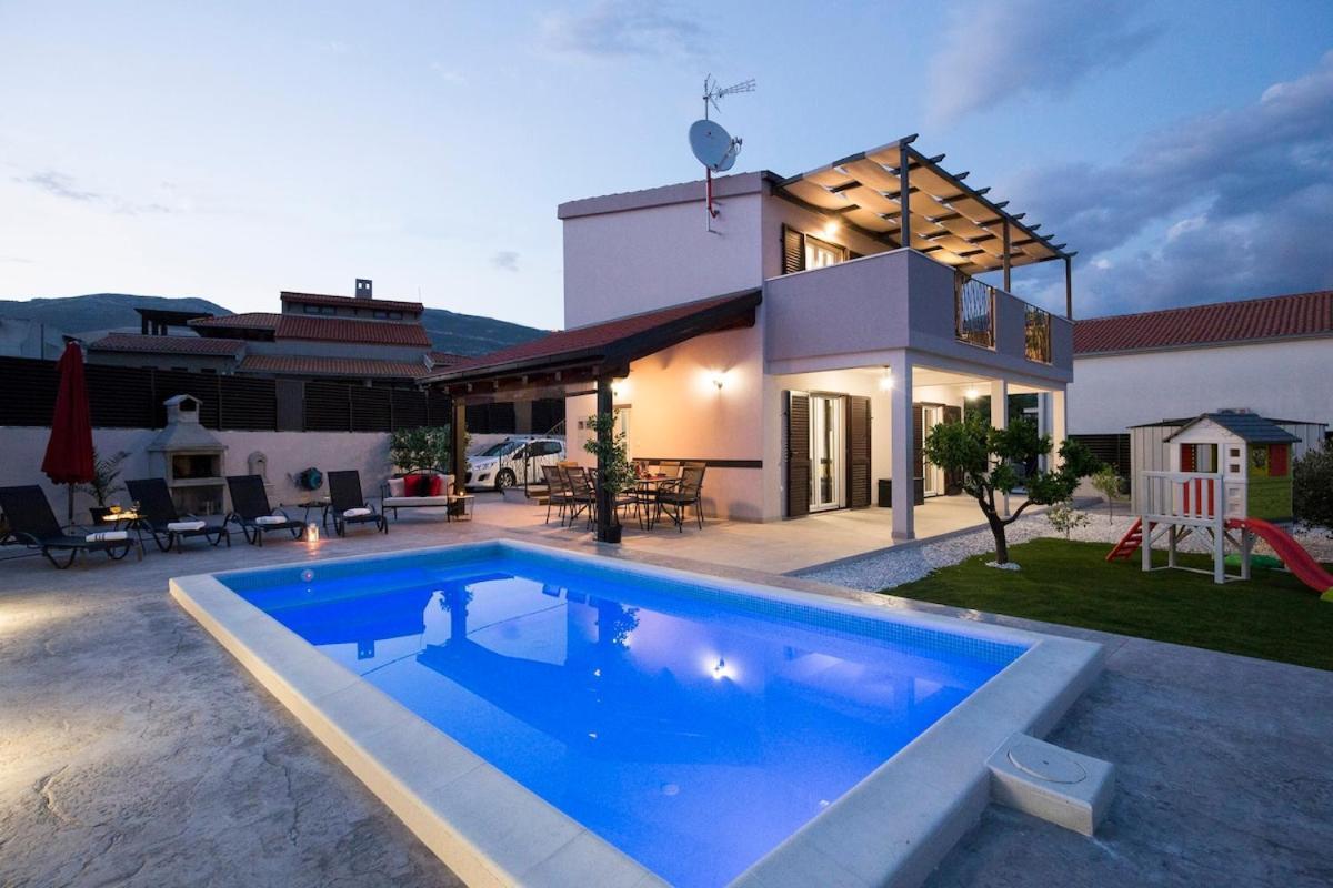 Villa Fides With Private Pool, Garden And Sea View Kaštel Novi Εξωτερικό φωτογραφία